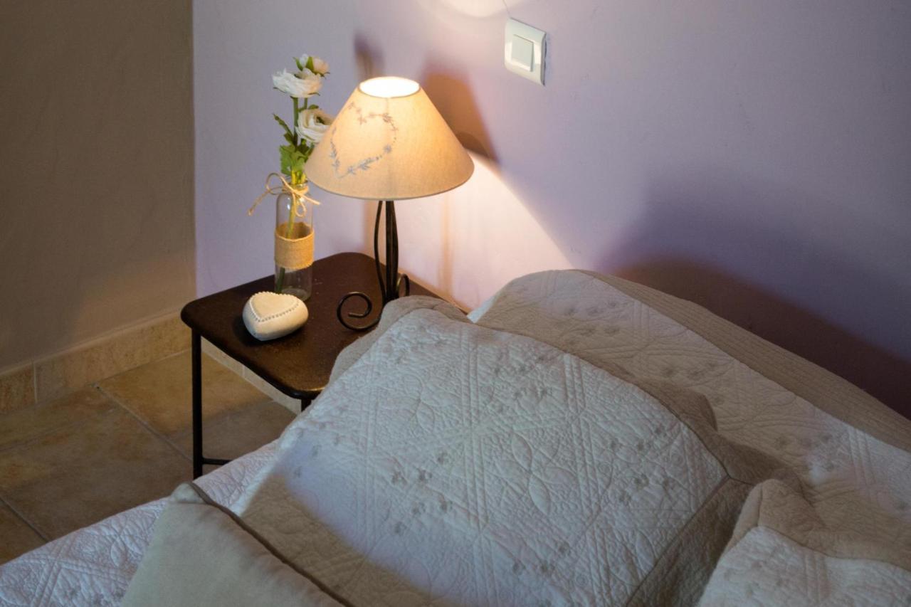 Le Bouquet De L Aromate Bed & Breakfast Joucas Exterior foto